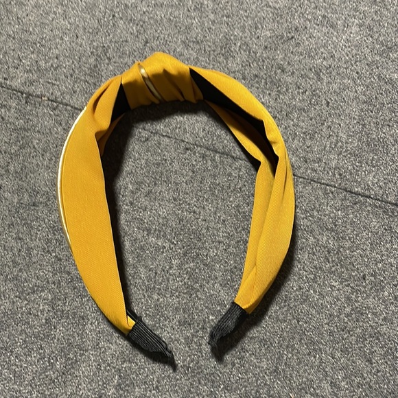 Knot headband, NWOT - Picture 4 of 4